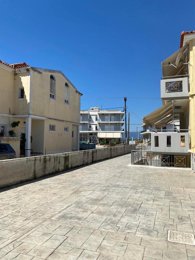 Σουρεαλ Διαμερισμα Δίπλα Στην Πόλη Του Ναυπλίου Apartment Нафплион Екстериор снимка